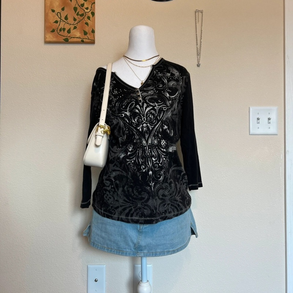 Elegant Black Velvet Women's Top